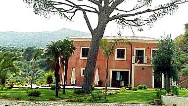COUNTRY HOUSE MESSINA